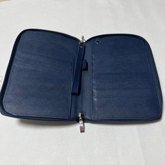 新品未使用★パスポートケース ネイビー　旅行　トラベルケース 大容量 手帳型の画像