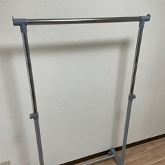 ハンガーラックの画像