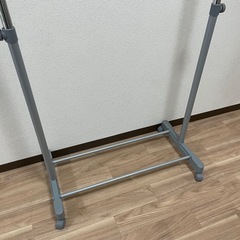 ハンガーラックの画像