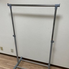 ハンガーラックの画像