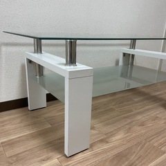 ガラステーブル　テーブルの画像