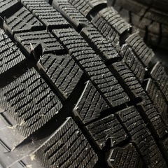スタッドレスタイヤ　205/60r16の画像