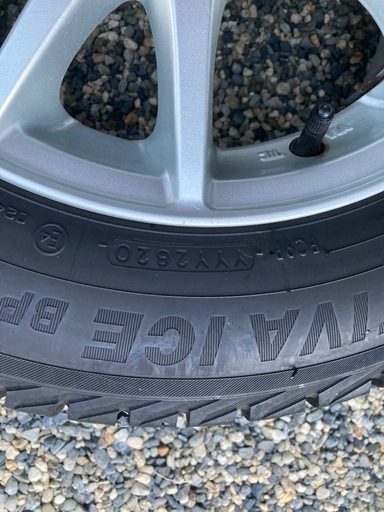 最終値下げ‼️スタッドレス　ホイール付き175/65/R14 