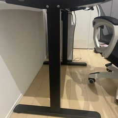 昇降デスク、いす椅子の画像