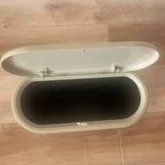 ゴミ箱の画像
