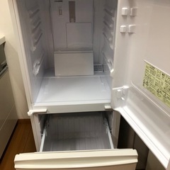 美品137リットルSHARP 冷凍冷蔵庫の画像