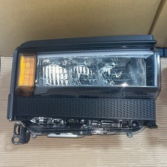 新車外し！ TOYOTAトヨタ ランドクルーザー250純正 3眼LEDヘッドライト ヘッドランプ 左右セット ICHIKO60-343 (81110-60S40 / 81150-60S40) 81004-60010 角目 VX GDJ250 TRJ250 リフレクターヘッドライトの画像