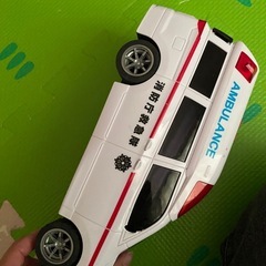救急車　音のなるおもちゃ　光るおもちゃの画像