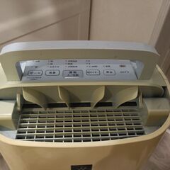 シャープ除湿機　CV-F71の画像