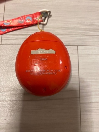 サンリオ　たまごっちみーつ　赤色