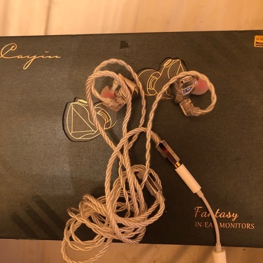 カイン有線イヤホンファンタジー
