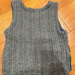新品　ニットベスト　90の画像