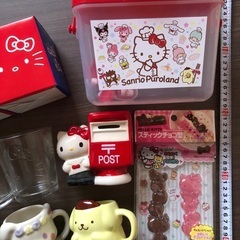 未使用 サンリオ キティ ポムポムプリン シナモン キャラクター グッズ 貯金箱 カップ ケース バッグ スティック チョコ 型の画像