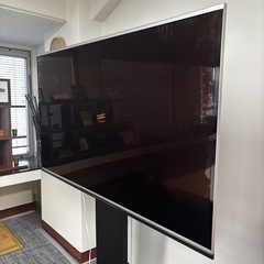 70インチモニターテレビの画像