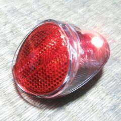 ★ソーラー充電式テールランプ★追突事故の防止などに★の画像