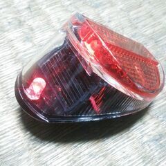 ★ソーラー充電式テールランプ★追突事故の防止などに★の画像