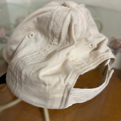 恐竜刺繍ベージュキャップ Mサイズ　40〜50センチ　ミカクニンの画像
