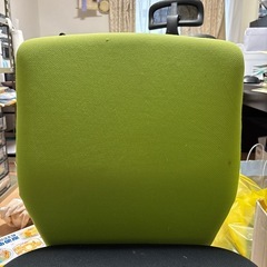 PLUS オフィスチェア　NEXISの画像