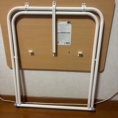 折りたたみ机の画像