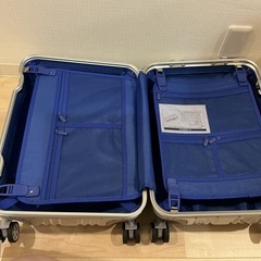 博多区美野島まで来ていただける方・超美品　40L スーツケースの画像