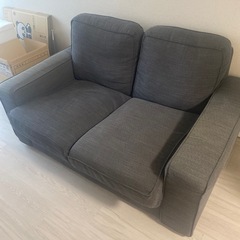 IKEA 2人掛けソファの画像