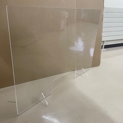 3mm透明アクリル板、900mm×600mm、脚2個付、パーテーション 仕切り板の画像