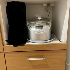 食器棚の画像