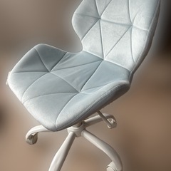 キャスター付きデスクチェア　椅子の画像