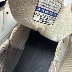 キッズ サッカー トレーニングシューズ プーマ・アシックスの画像