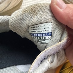 キッズ サッカー トレーニングシューズ プーマ・アシックスの画像