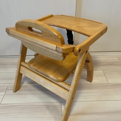 テーブル付き 椅子  
ローチェア の画像