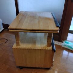    木製テレビ台の画像