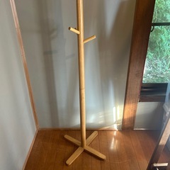 【お話し中】木製コート掛けの画像