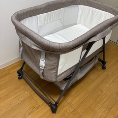 ベビーベッドの画像