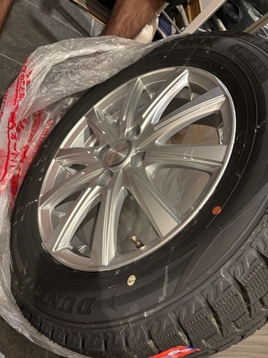 DUNLOP スタッドレスタイヤ4本セット　R6.12月購入