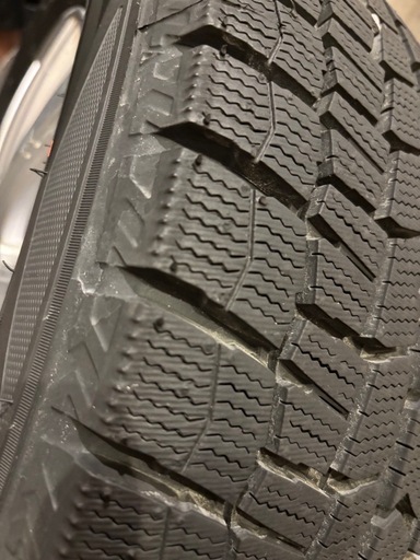 DUNLOP スタッドレスタイヤ4本セット　R6.12月購入