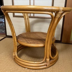 ラタン円形サイドテーブルの画像