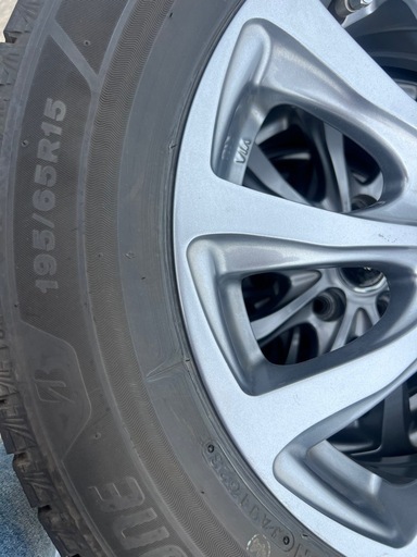 中古スタッドレスタイヤ　《195 ／65 R 15》