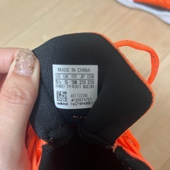 adidas スニーカー23.5cm
の画像