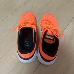 adidas スニーカー23.5cm
の画像