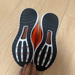 adidas スニーカー23.5cm
の画像