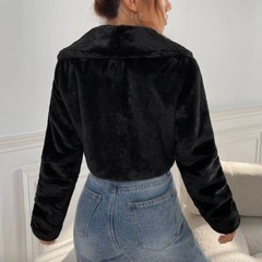 クロップドファーコートの画像