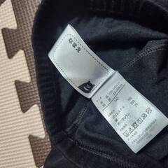 未使用品　レギンス　140　今年の夏日焼け対策の為、お店で購入　黒4枚セット　500円　可愛いレギンス　ワンポイントありの画像