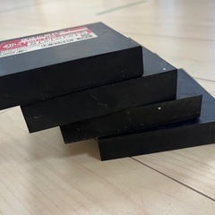 🔇【防振・騒音対策に！】天然ゴム板（厚さ20mm）4枚セットの画像