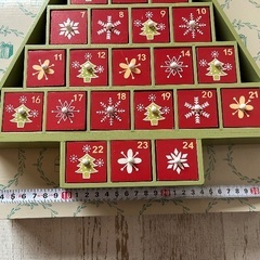 美品 クリスマス ツリー型 アドベントカレンダー 木 ウッド カレンダー お菓子の画像