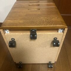 自宅（足立区）迄 引き取り　サイドキャビネ　横420×奥行475×高さ605～725mm（高さ調整付き）　キャスター付きの画像