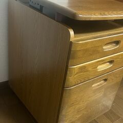 自宅（足立区）迄 引き取り　サイドキャビネ　横420×奥行475×高さ605～725mm（高さ調整付き）　キャスター付きの画像