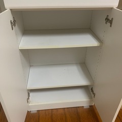 食器棚の画像