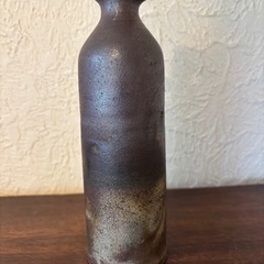 備前焼の徳利（とっくり）の画像