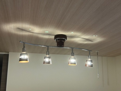 木目調　シーリングライト　照明　LED電球4つ付き